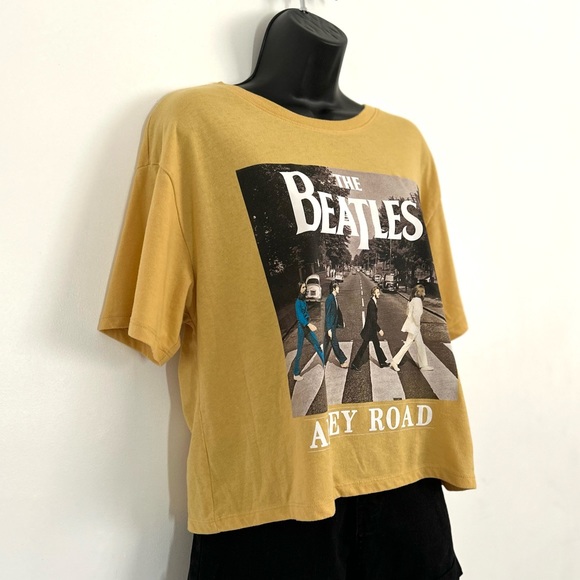 Love Tribe - The Beatles - Abbey Road T-shirt - Size - XL - Picture 2 of 6